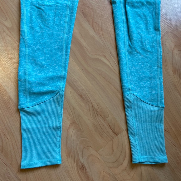 Alo Yoga High-Waist Alosoft Lounge Legging in Heathered Blue Quartz - Picture 7 of 8